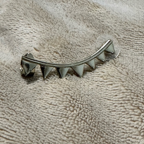 Ear cuff - Picture 2 of 4